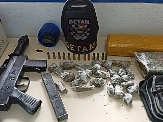 PM apreende submetralhadora, drogas e prende quatro por associação criminosa em Dourados