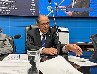 Zé Teixeira pede mais saneamento e asfalto para Dourados