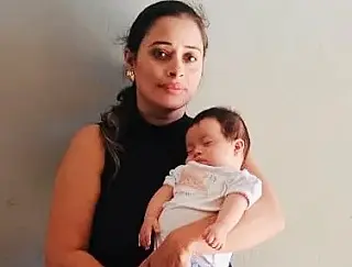 PM auxilia mãe a salvar bebê engasgada