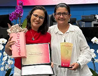 Gleice homenageia mulheres comTroféu Celina Jallad