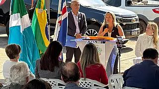 Lia defende reposição urgente de servidores e reforça compromisso com a educação