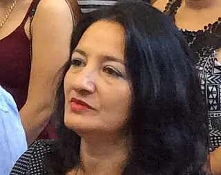 Professora Denize acumula Administração com Educação em Dourados