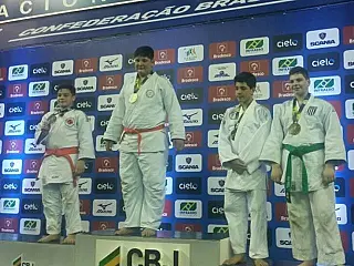 Douradense é campeão brasileiro de judô na Bahia