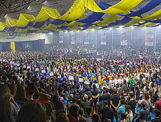 Ginásio lotado na abertura de mais uma Oligran