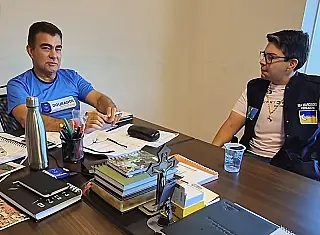 Isa sela paz com Marçal para ajudar nas cobranças