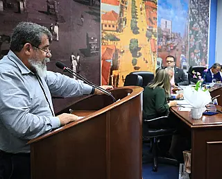 Presidente da Missão Caiuá mostra a vereadores trabalho realizado