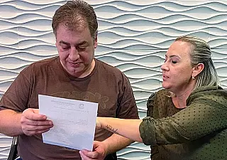 Neno e Liandra pedem novo prédio