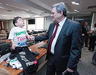 Moka propõe e Senado vai criar sub-comissão de doenças raras