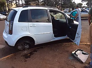 Veículo capota em mais um acidente na Floriano Peixoto com Marcelino Pires