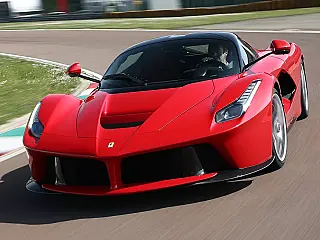 Ferrari avaliada em quase R$ 14 mi vai pagar mais de R$ 550 mil de IPVA