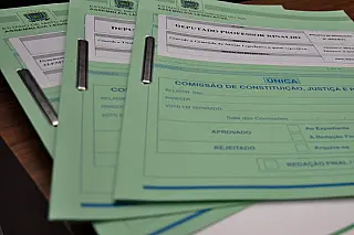 Governo modifica índices de regulação e reduz taxas do Detran