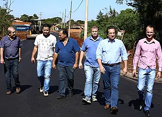 Obra emblemática, rua Vereador Aguiar agora ganha asfalto