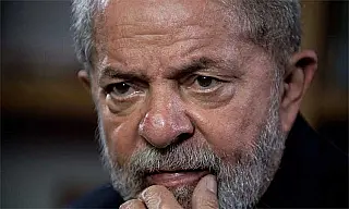Ex-presidente Lula diz em livro que está pronto para ser preso