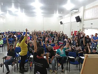 Mesmo sob pressão e perseguições, greve continua na Rede Municipal