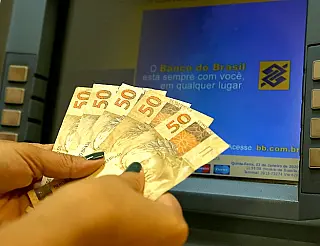Governo deve pagar salários de fevereiro na sexta