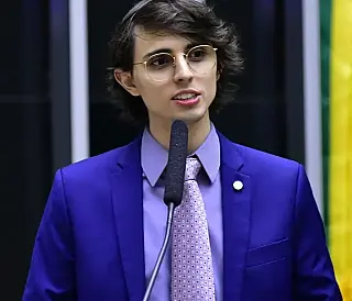 Deputado propõe fim do salário a vereadores