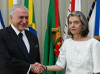 Cármen Lúcia marca votação do fim do foro privilegiado para o dia 2 de maio