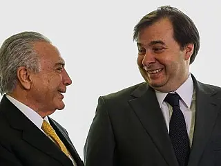Nem centrão, nem oposição; Temer quer unir a base