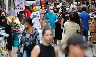 Brasil tem menor média de mortes desde 24 de abril de 2020