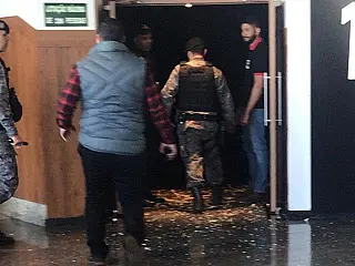 Tiroteio na matiné do cinema mata um homem e fecha o shopping de Dourados