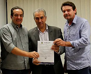 Silas encaminha pedidos de melhorias ao governador Reinaldo Azambuja