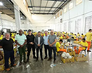 Internos da PED recebem novos uniformes