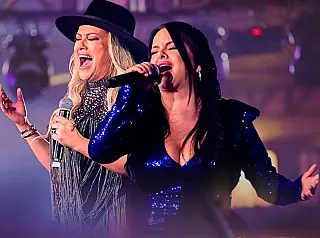 Patrícia & Adriana cantam em Dourados