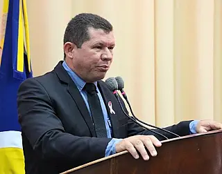 Olavo questiona investimentos
