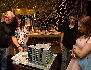 Acadêmicos promovem mostra de maquetes em curso da Unigran
