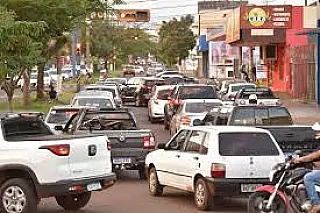 Prazo para proprietários de veículos com placas de final "6" termina nesta quarta-feira