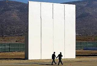 Casa Branca pede ao Congresso US$ 25 bi para construção de muro na fronteira com o México