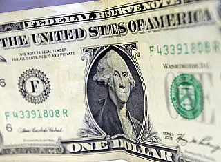 Dólar tem a quinta alta consecutiva