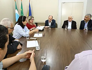 Délia Razuk discute novas parcerias com conselheiros do Mackenzie