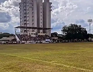 Rogério Yuri viabiliza reformas no estádio da Leda