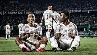 Santos vence o Coritiba e volta à Série A do Brasileirão