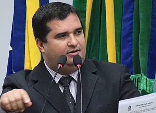 Madson diz que Murilo entra para a história após recuperar autoestima da cidade