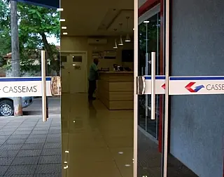 Enfermeira de Nova Andradina, com o Covid-19, é transferida para Dourados