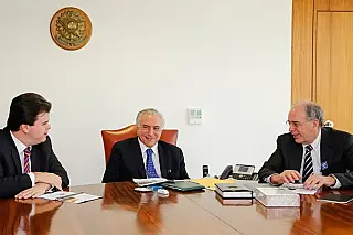 Parente defende fim da exclusividade da Petrobras na exploração do pré-sal