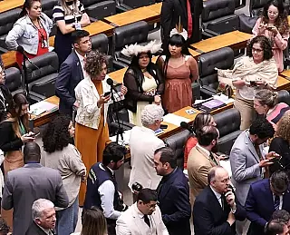 Deputados derrubam outro veto de Lula