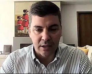 Ex-ministro da Fazenda é eleito presidente