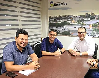 Alan Guedes recebe deputado Herculano Borges na Câmara