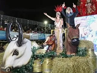 Escola que homenageou Renato Teixeira ganha Carnaval da Capital