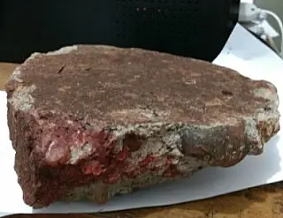 Homem atingido com pedaço de concreto morre em Dourados