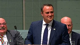 Durante debate sobre casamento gay deputado pede mão de companheiro
