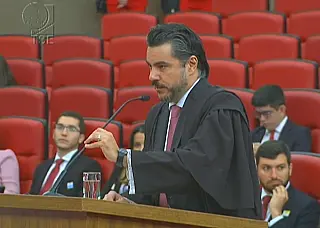 TSE adia julgamento da chapa Dilma-Temer a pedido da defesa