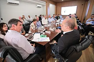 Riedel quer encurtar distância com o PR construindo ponte entre os dois estados