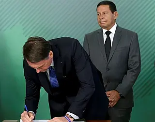Bolsonaro vai a Davos e general Mourão assume Presidência até dia 25