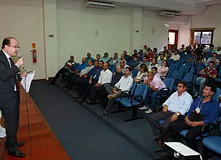 Secretário Barbosinha fala sobre ações em seminário de vereadores