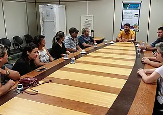 Aprovados em concurso da educação pedem apoio de Mauricio para serem chamados
