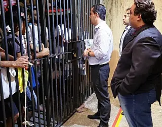 Presos no 1º DP que ameaçavam greve de fome são removidos para a PED